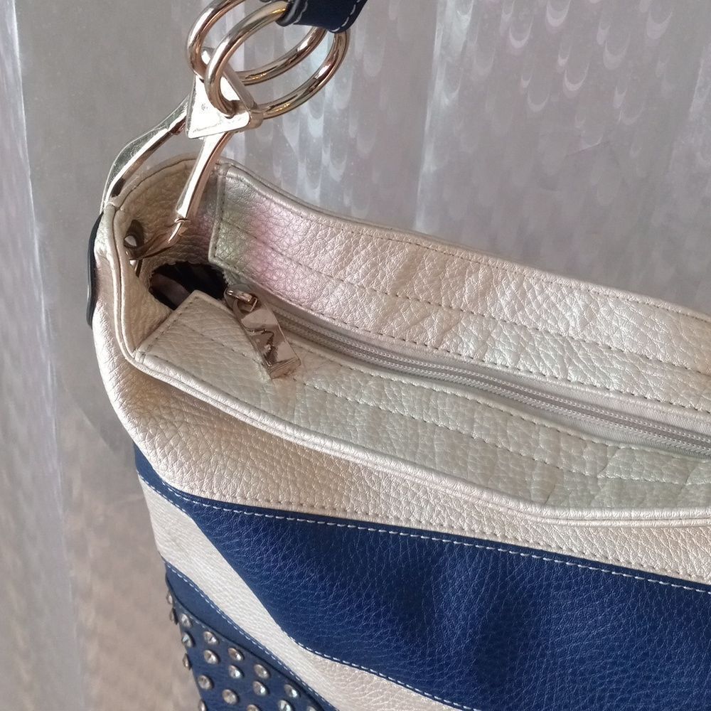 Beautiful Unbranded Shoulder Purse - Picture 5 of 11
